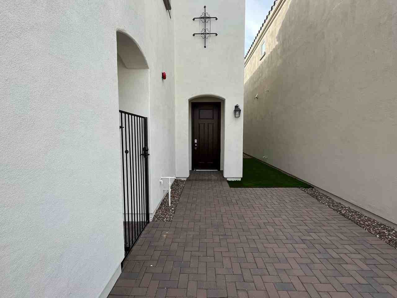 265 E Balsam Dr - Photo 5 of 50
