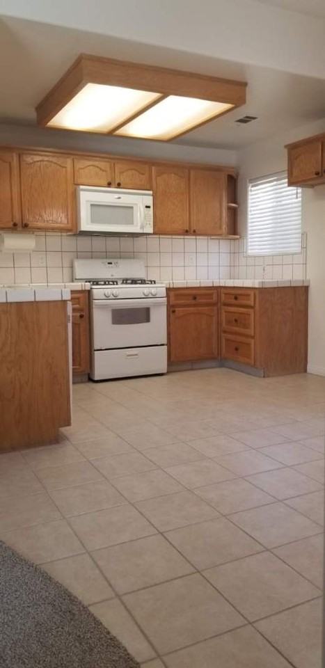 805 Sunset Meadow Ln - Photo 4 of 19