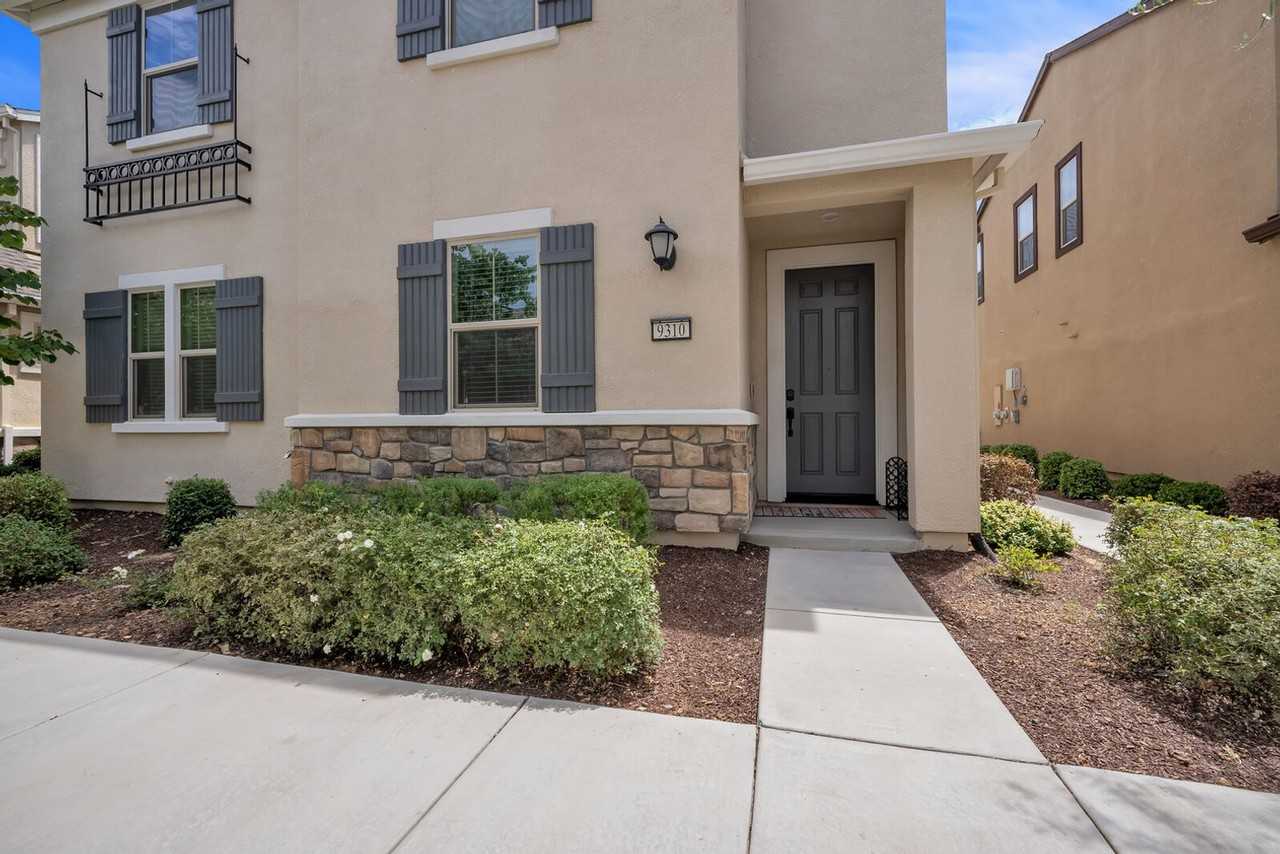 9310 Mystic Lake Aly - Photo 2 of 30