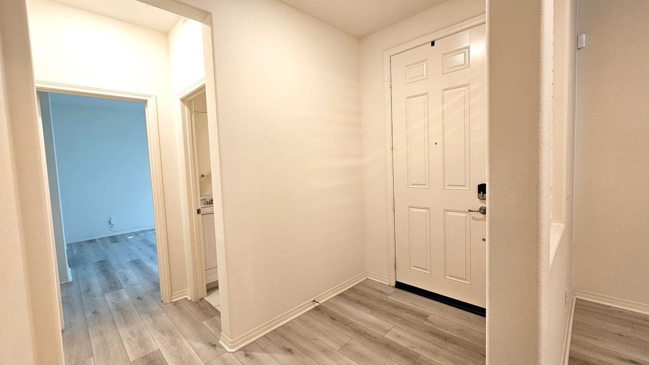 16736 Stags Leap Ln - Photo 3 of 31
