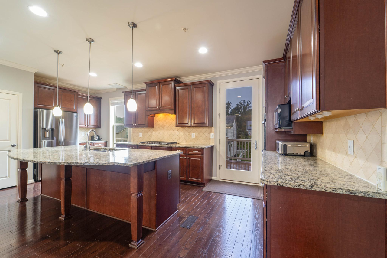 13236 Tivoli Lake Blvd - Photo 6 of 27