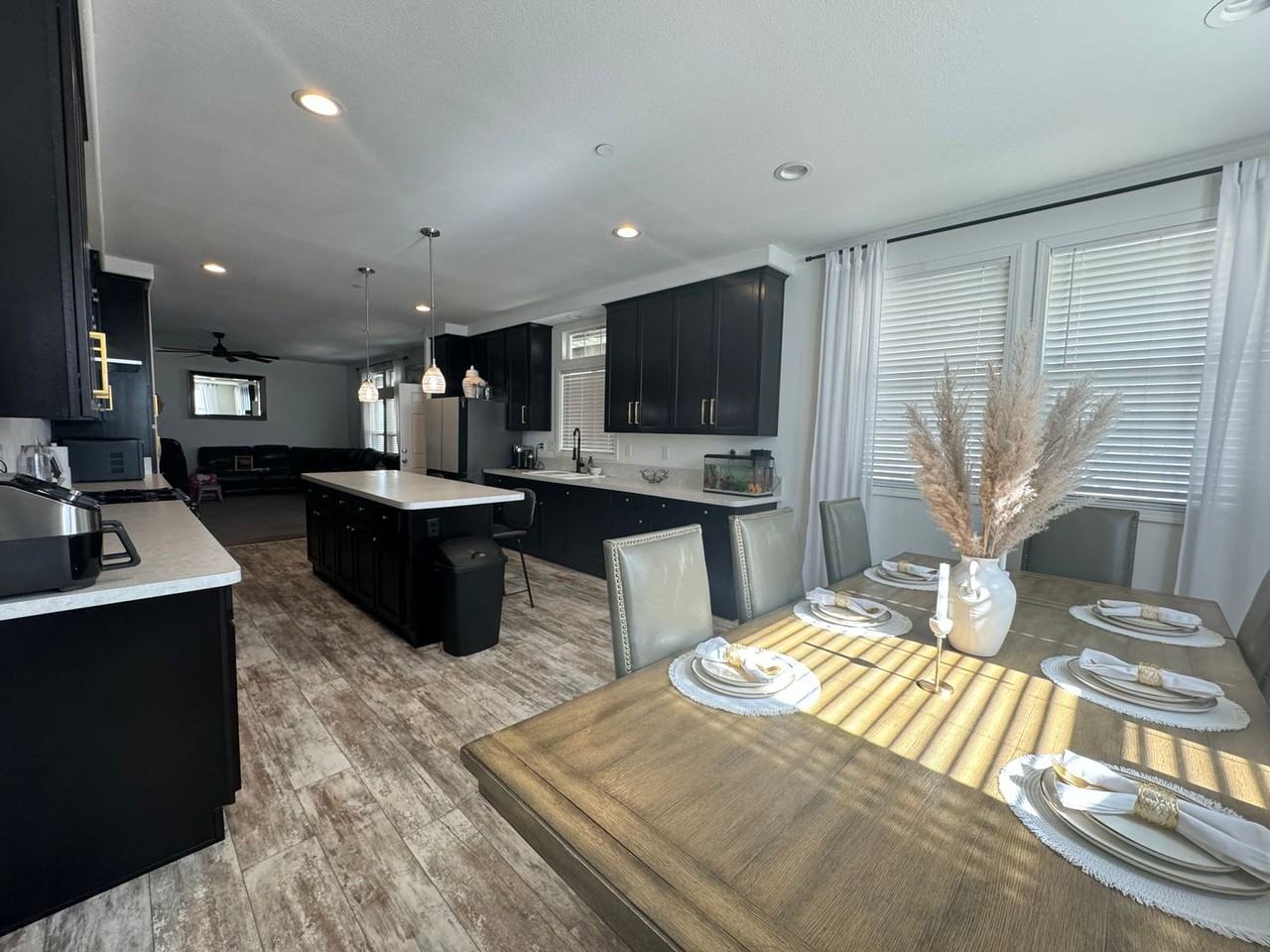 22881 Arrow Rd - Photo 6 of 43