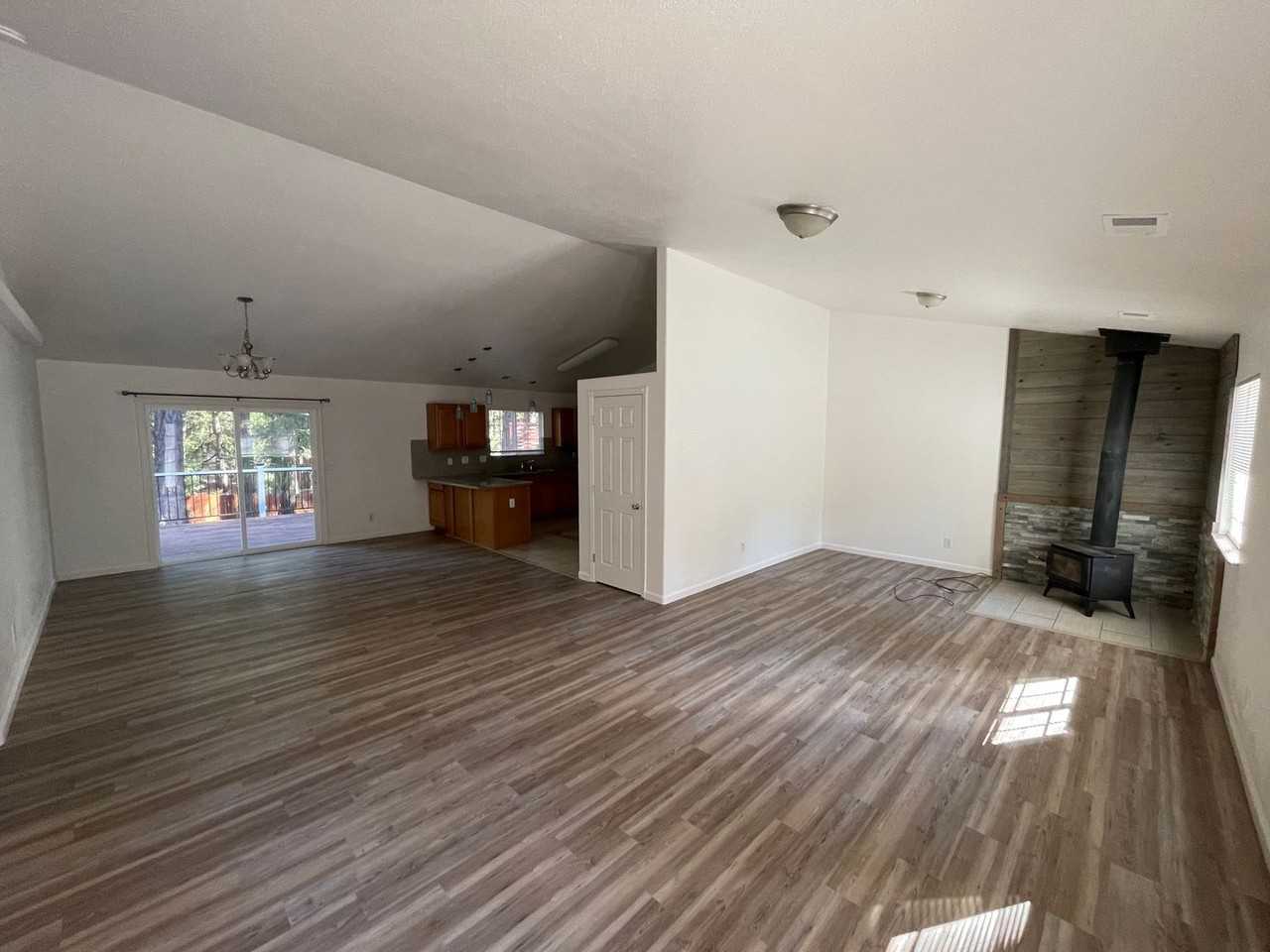 14772 Holmwood Dr - Photo 3 of 23