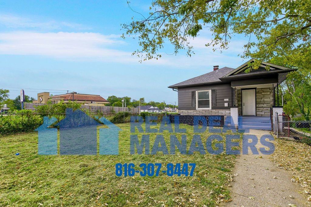 2258 S Sterling Ave - Photo 3 of 26