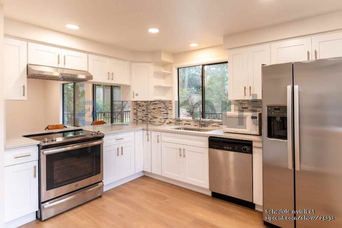 10617 181st Ave Ne - Photo 6 of 22