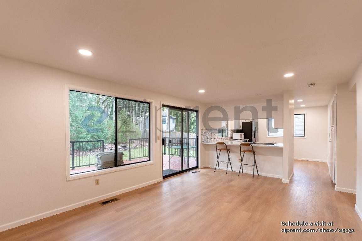 10617 181st Ave Ne - Photo 7 of 22