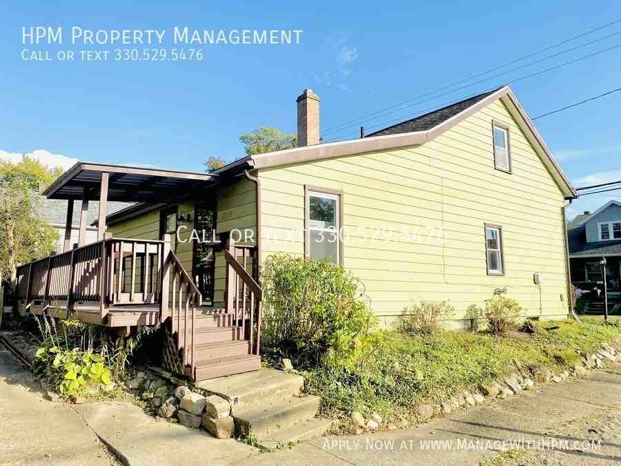 1028 State Ave Ne - Photo 2 of 25