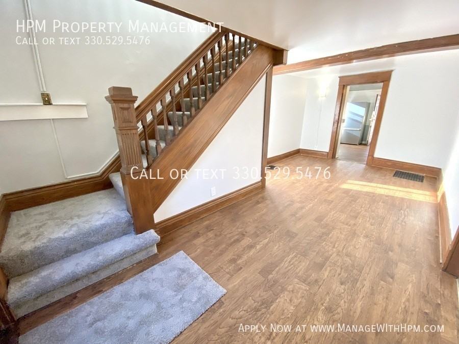 1028 State Ave Ne - Photo 3 of 25