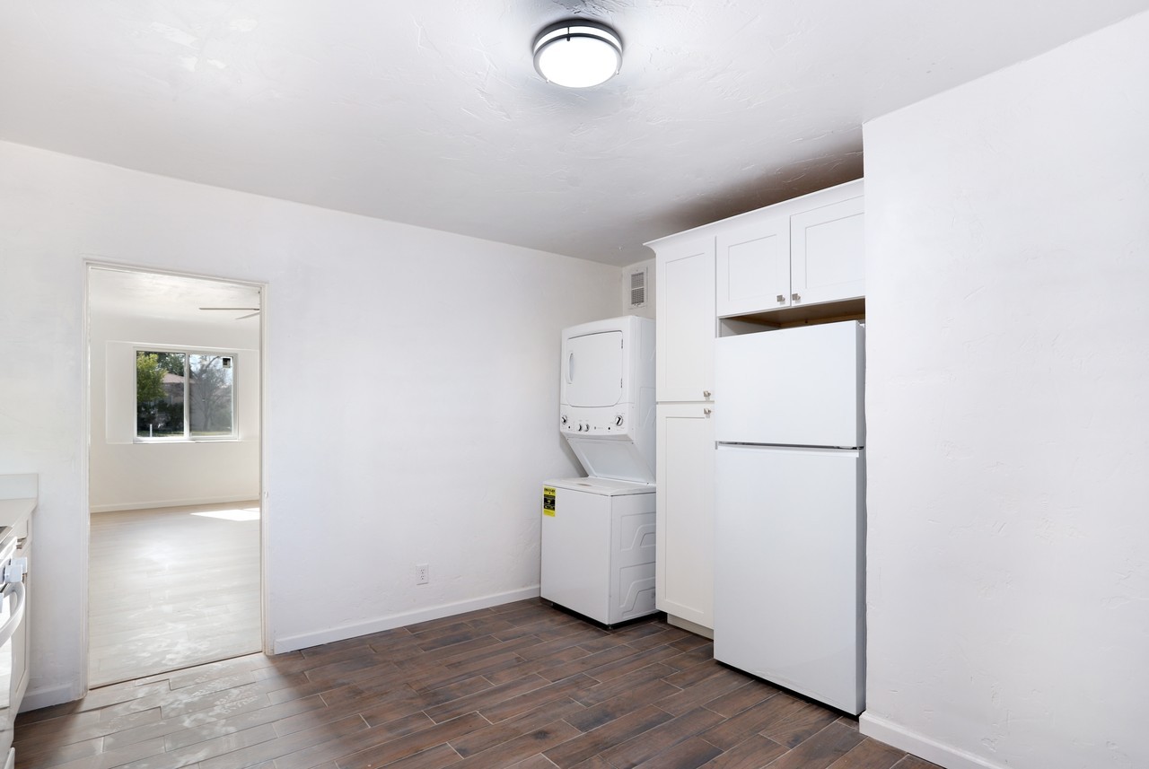 621 S Melendres St #NA - Photo 2 of 9