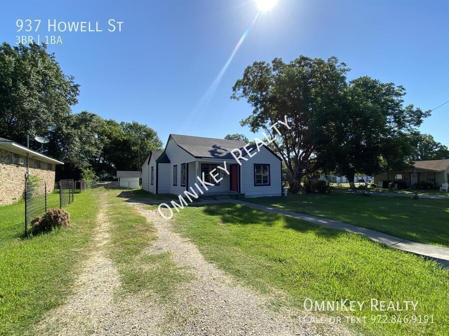 937 Howell St - Photo 2 of 22