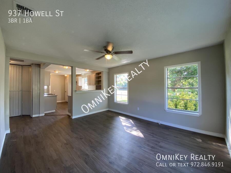 937 Howell St - Photo 3 of 22