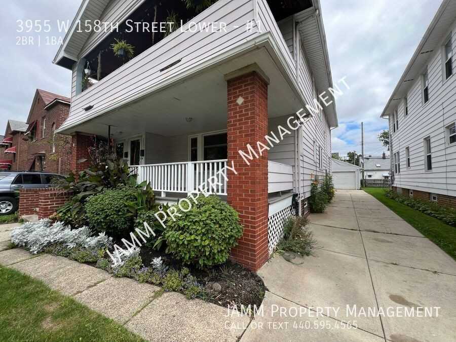 3955 W 158th St Lowr #1 - Photo 3 of 23