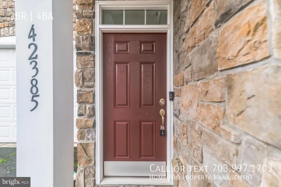 42385 Trellis Sq - Photo 2 of 28