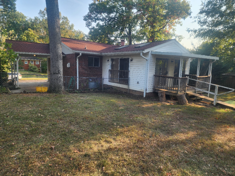 9602 Underwood St - Photo 3 of 18