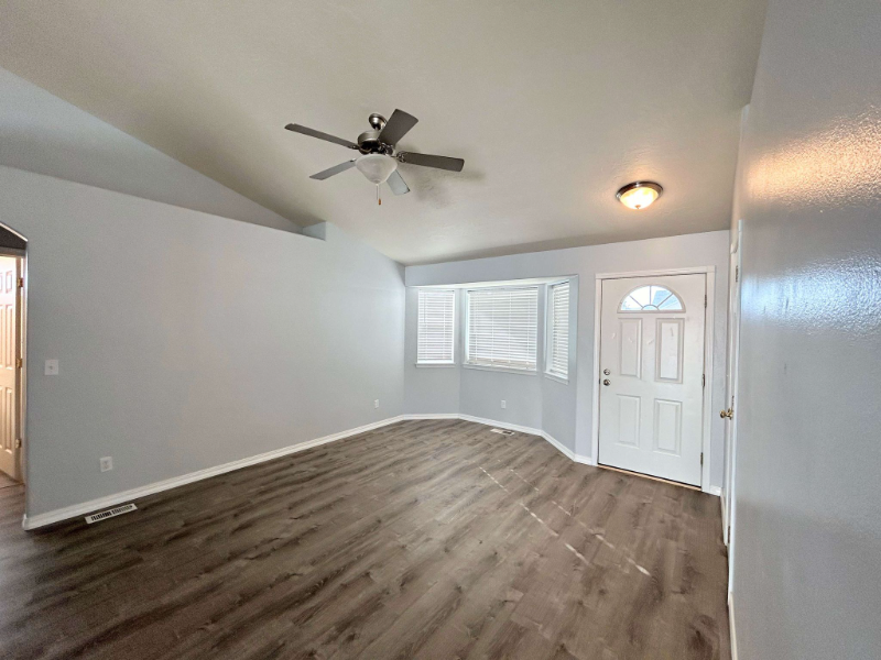 1129 Golden Pheasant Dr - Photo 3 of 14