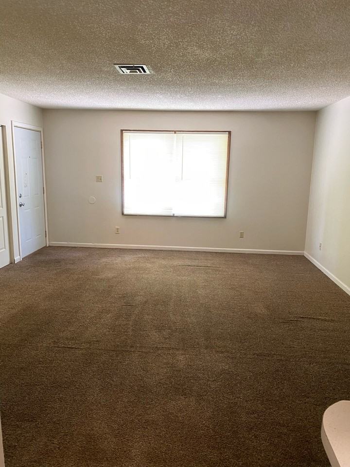 253 Keystone Drive - Photo 3 of 6