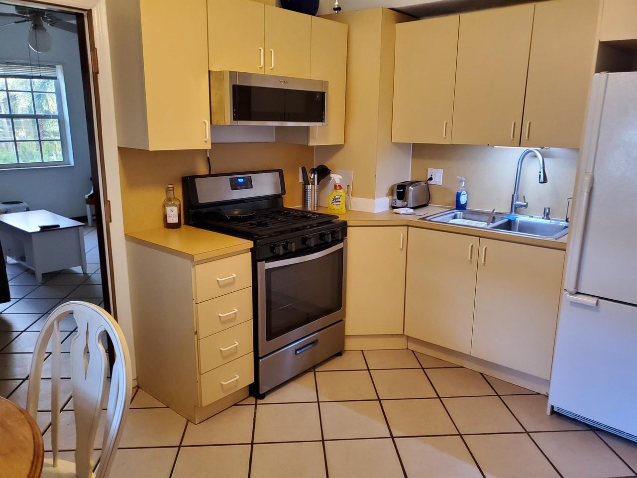 1994 Southwest 17th Court - Photo 3 of 13