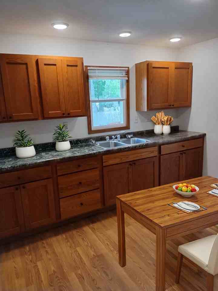 N645 2nd Avenue - Photo 2 of 9