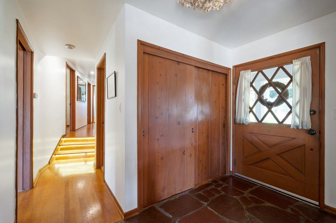 1109 Via Curva - Photo 3 of 50