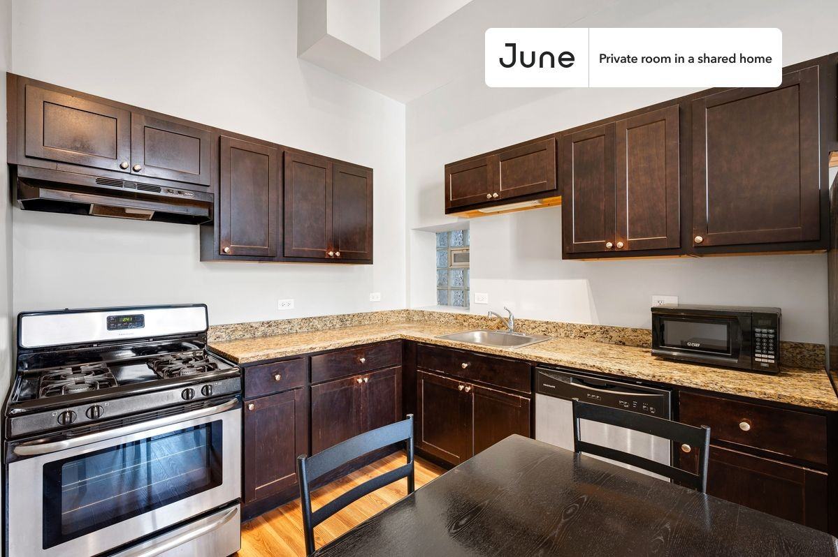 1812 S Throop St #D - Photo 7 of 12