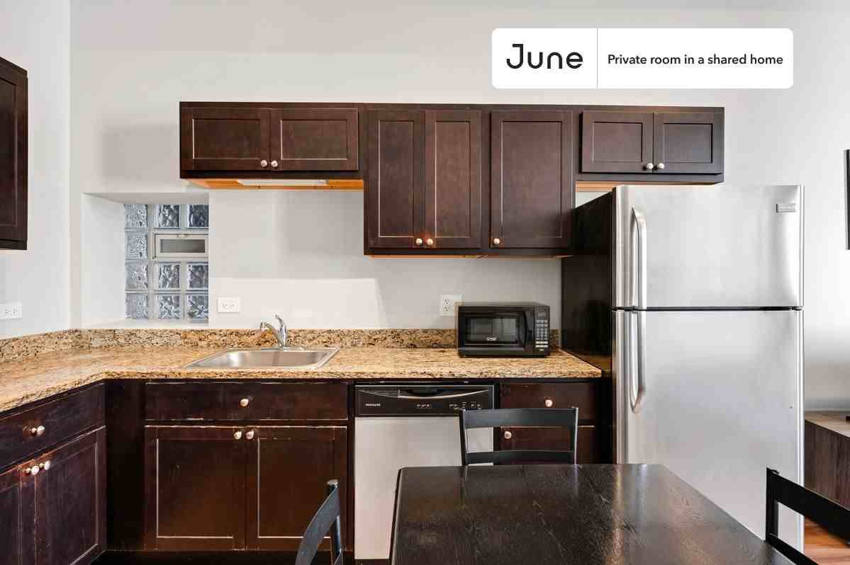 1812 S Throop St #A - Photo 7 of 11