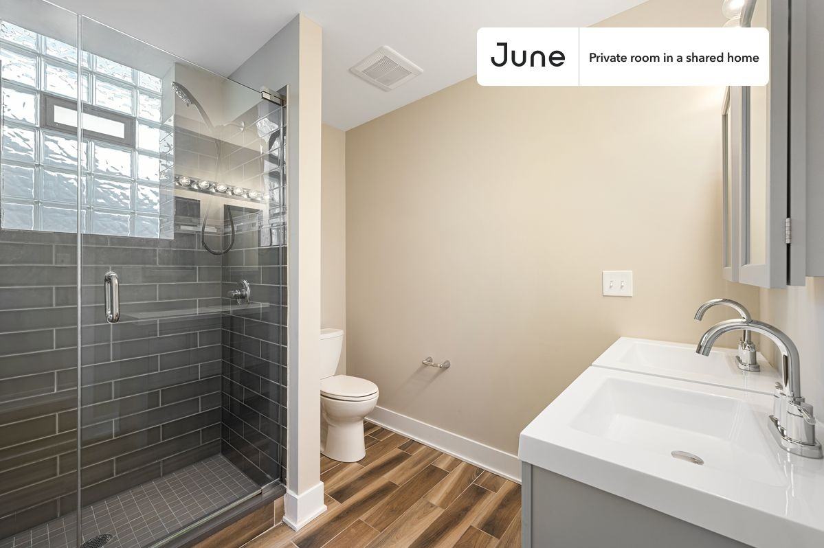 3308 W Armitage Ave #C - Photo 5 of 7
