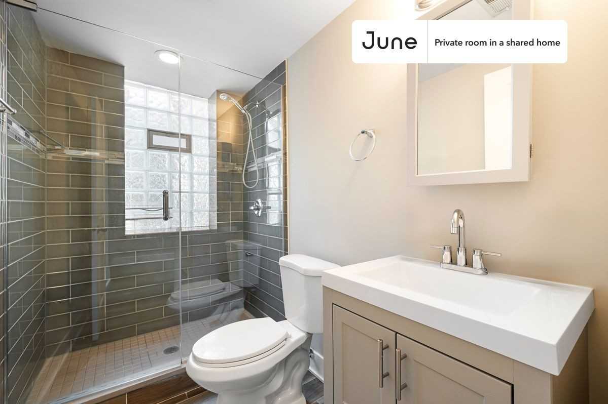 3308 W Armitage Ave #C - Photo 6 of 7