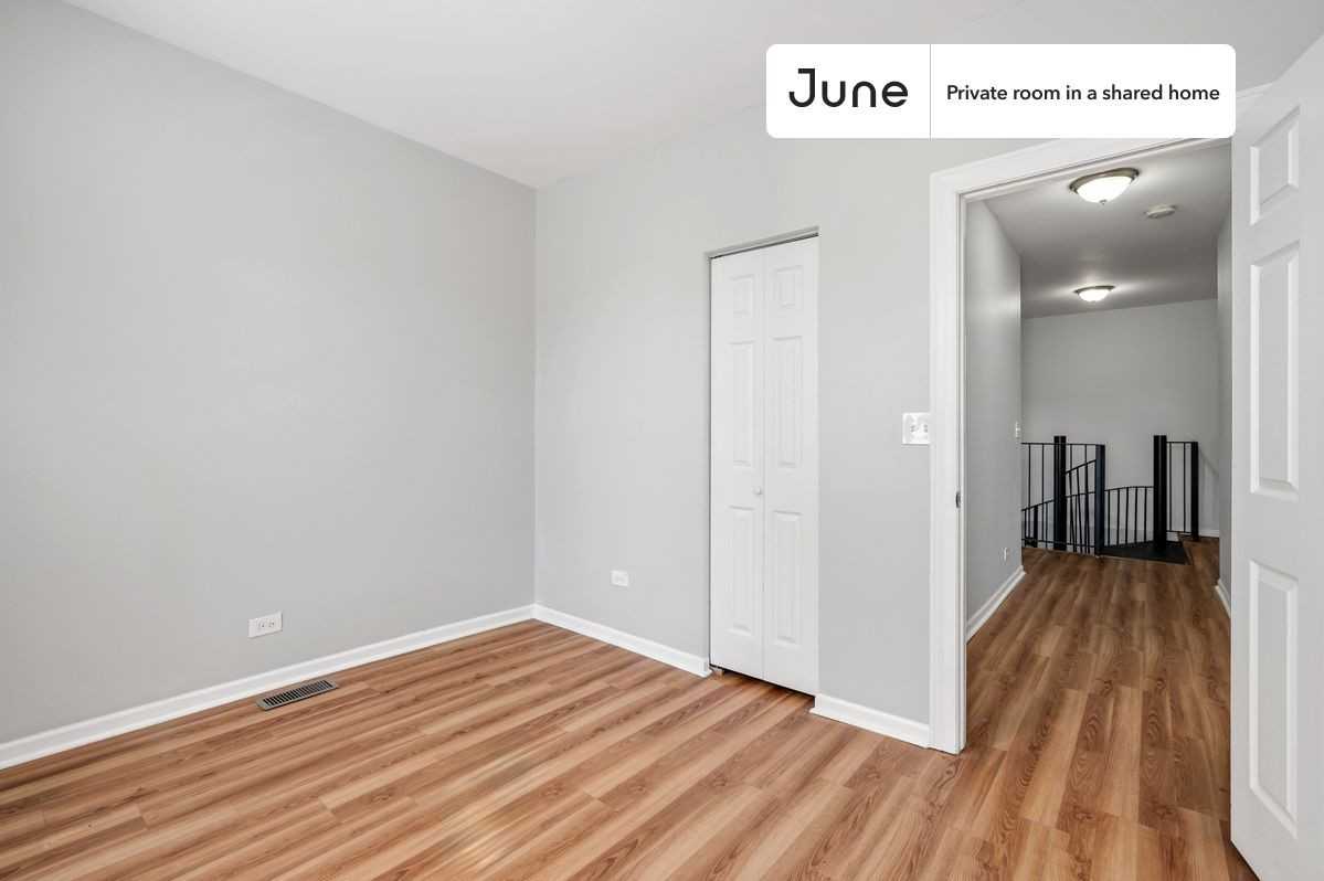 1812 S Throop St #D - Photo 4 of 12