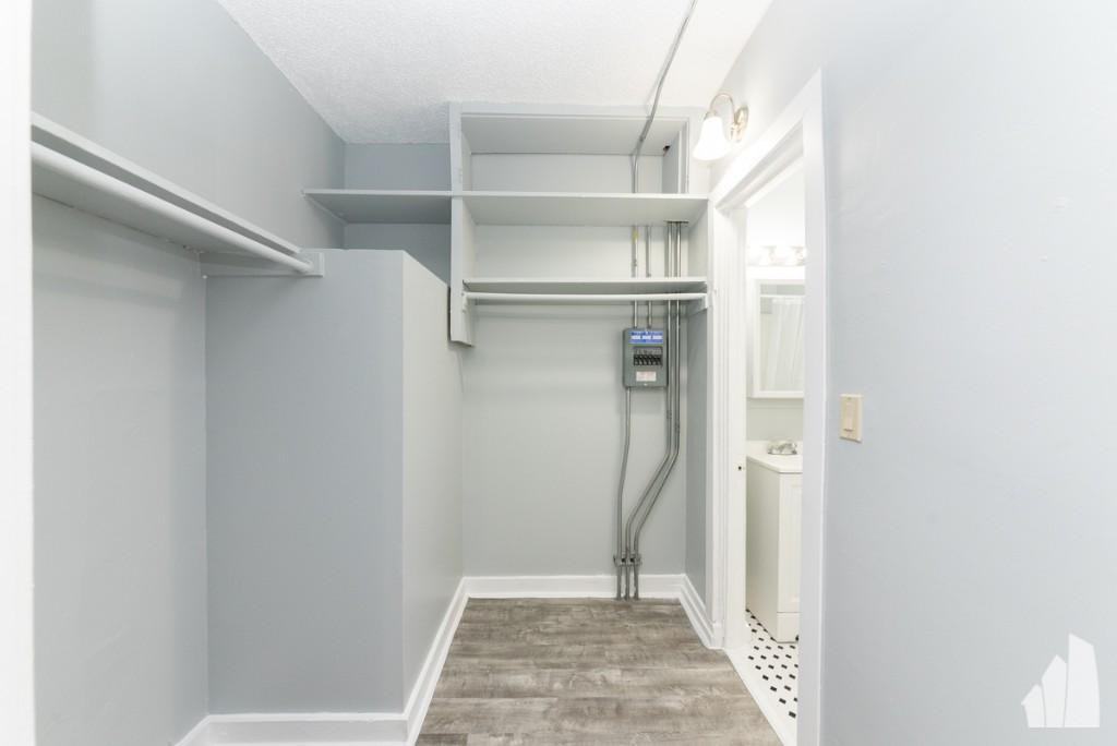 4735 N Beacon St - Photo 5 of 7