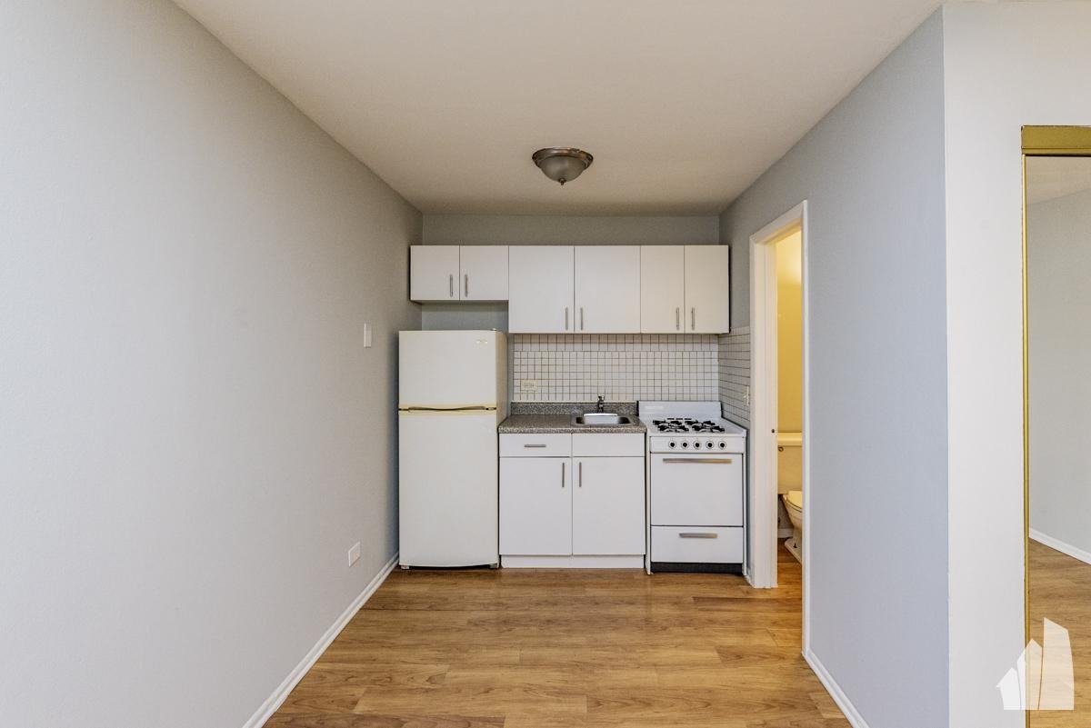 4610 N Dover St - Photo 3 of 5