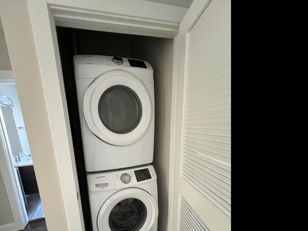 1434 W Farragut Ave - Photo 7 of 9