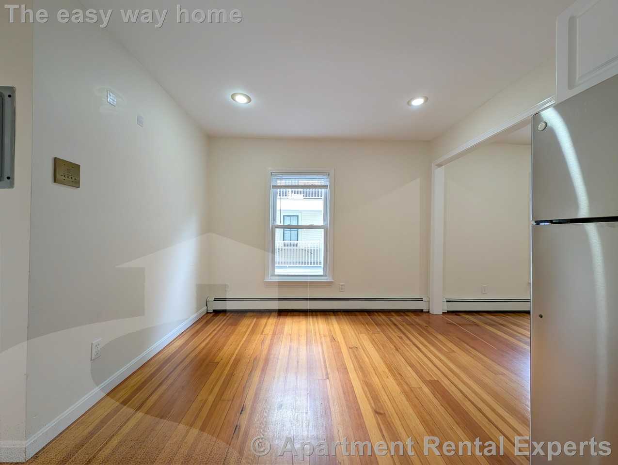 5 Locke St #2 - Photo 3 of 16