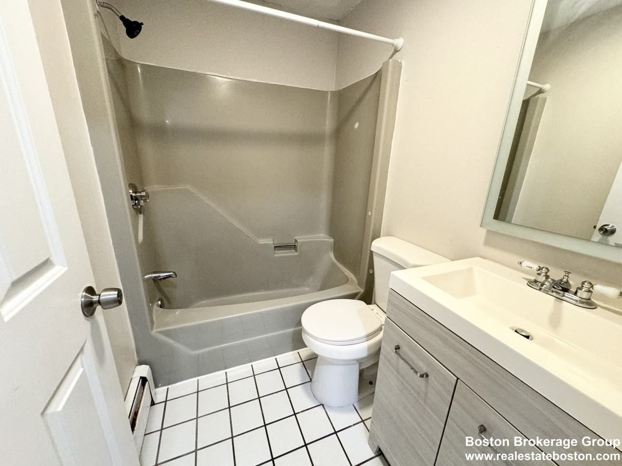 185 Sydney St #2 - Photo 7 of 10