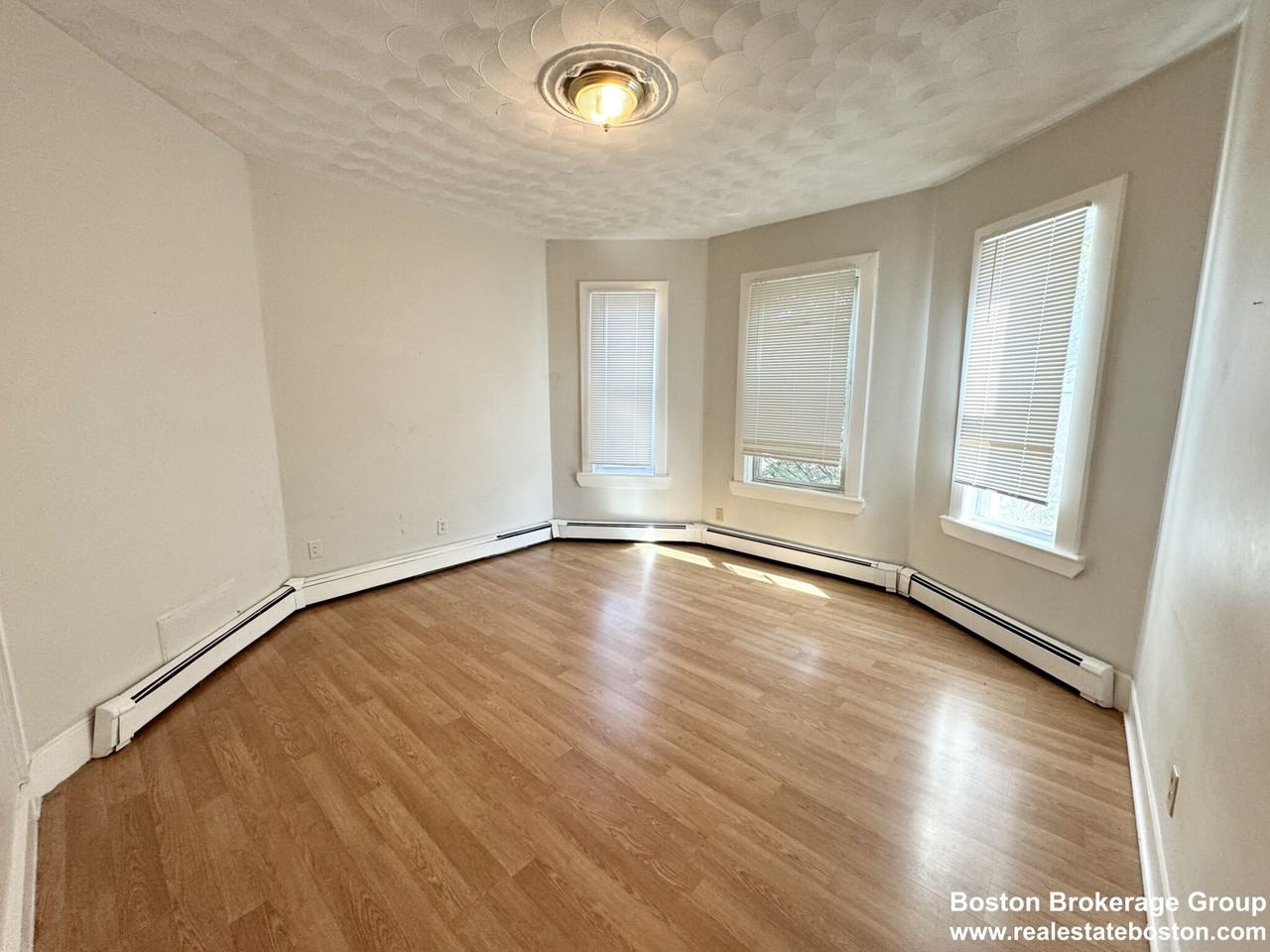 157 E Cottage St #2 - Photo 2 of 8