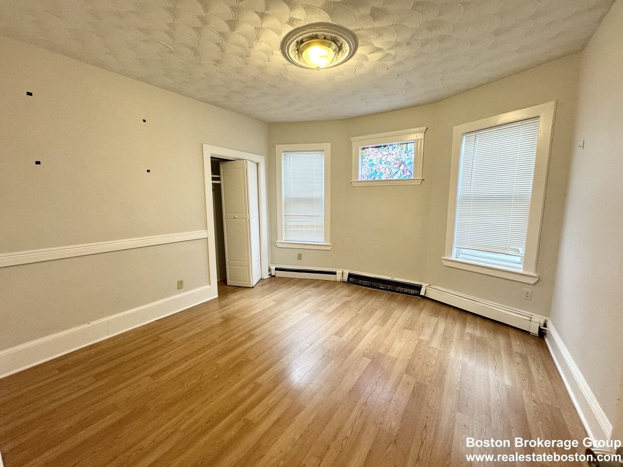 157 E Cottage St #2 - Photo 3 of 8