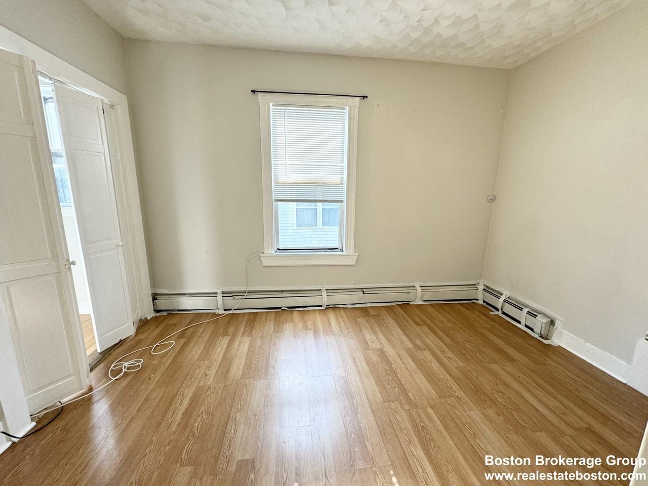 157 E Cottage St #2 - Photo 4 of 8