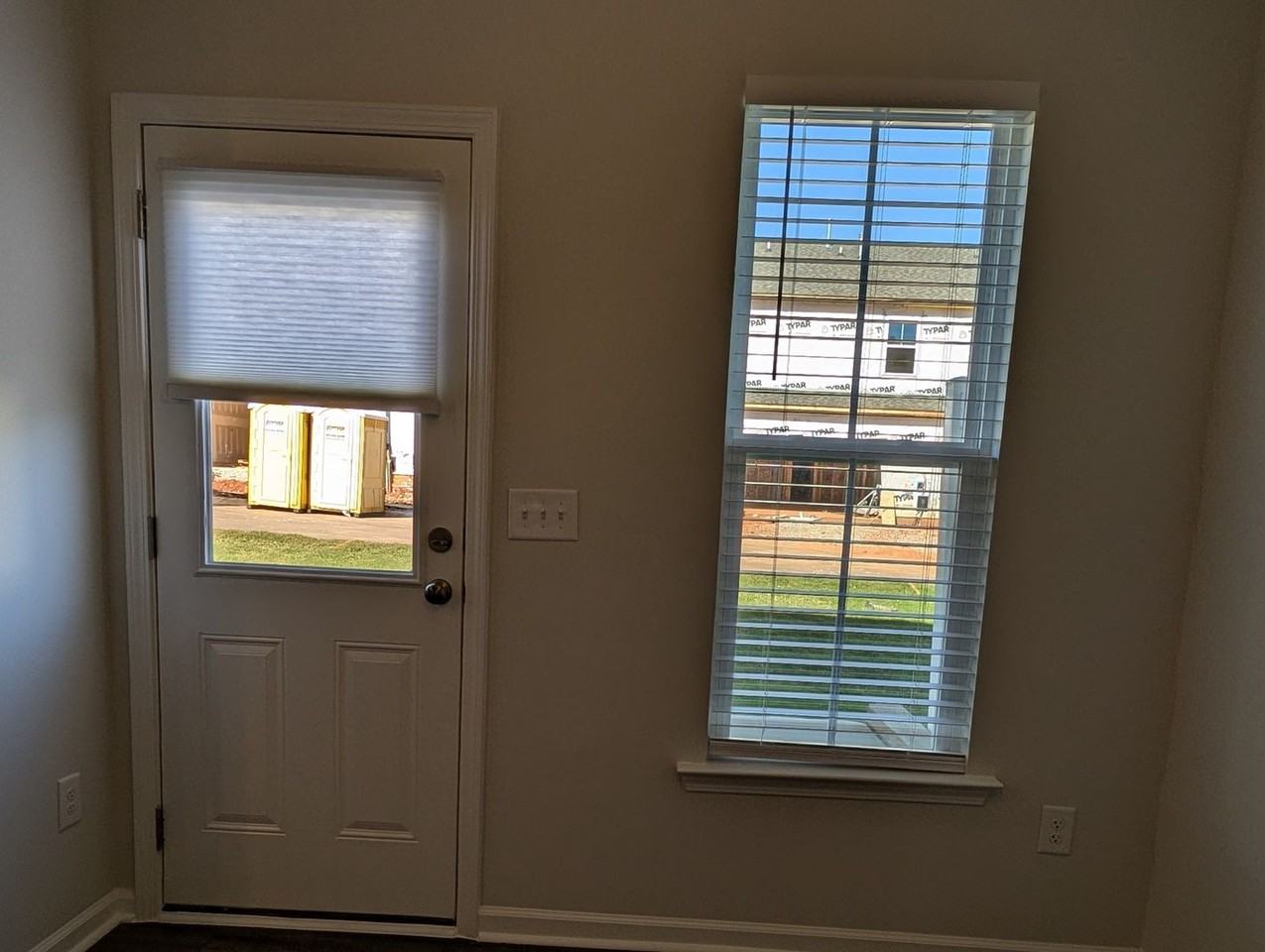 556 Glen Clova Dr - Photo 4 of 39