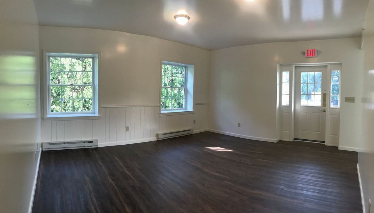 145 N Gill St - Photo 4 of 10