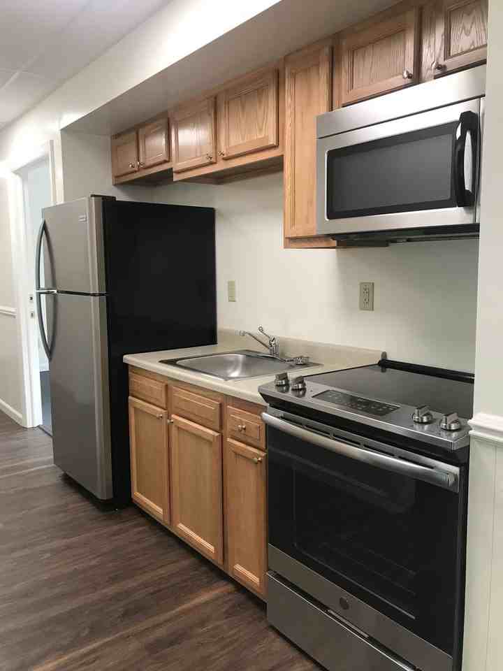 145 N Gill St - Photo 5 of 10