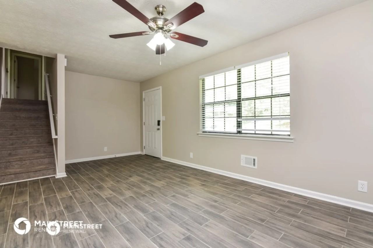 3511 Calumet Rd - Photo 3 of 16