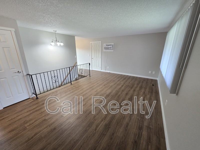 2114 S Fawn Dr - Photo 2 of 14