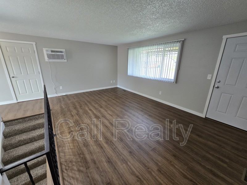 2114 S Fawn Dr - Photo 3 of 14
