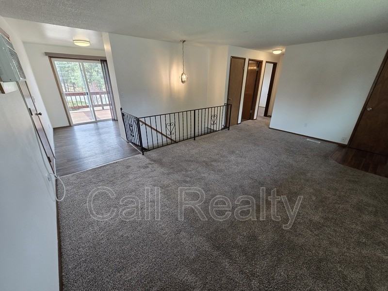 2116 S Fawn Dr - Photo 2 of 16