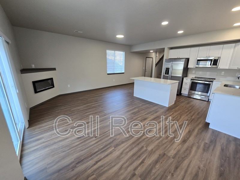 308 S Clinton Rd - Photo 6 of 18