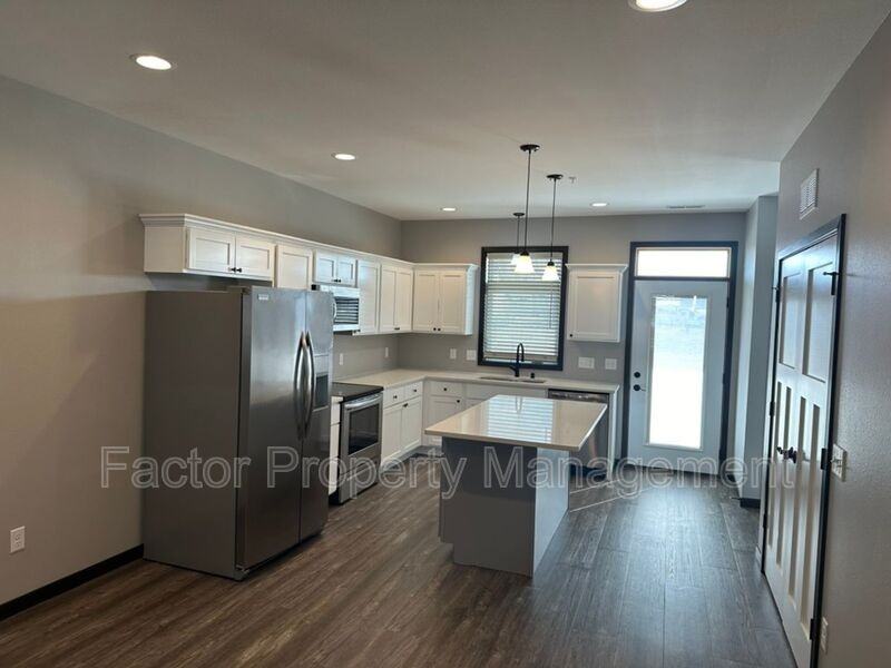 308 Prairie Rose Trl - Photo 4 of 18