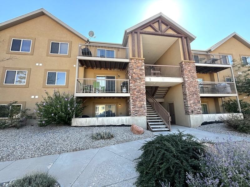 2511 Redcliff Rd #1F - Photo 2 of 20