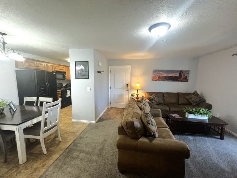 2511 Redcliff Rd #1F - Photo 3 of 20
