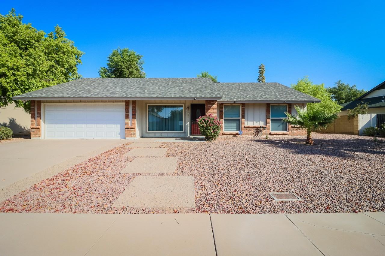 1546 W Knowles Ave - Photo 2 of 27