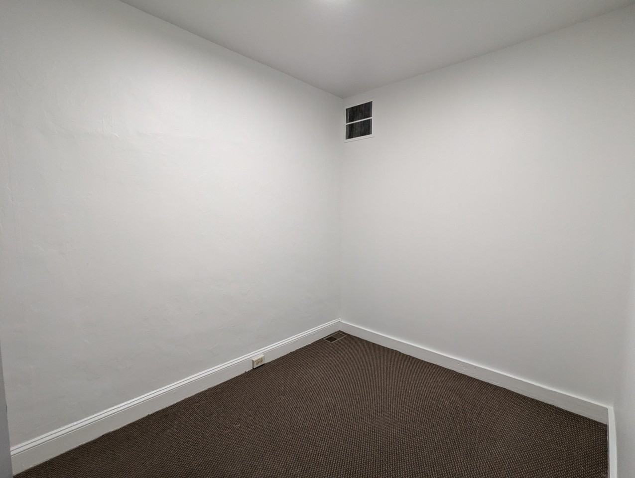 2621 Sloatfield Ave - Photo 3 of 12