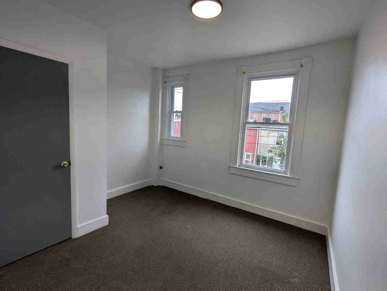 2621 Sloatfield Ave - Photo 4 of 12